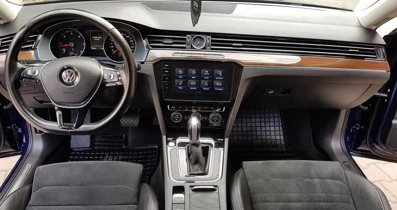 Volkswagen Passat cena 79900 przebieg: 148000, rok produkcji 2018 z Strzegom małe 742